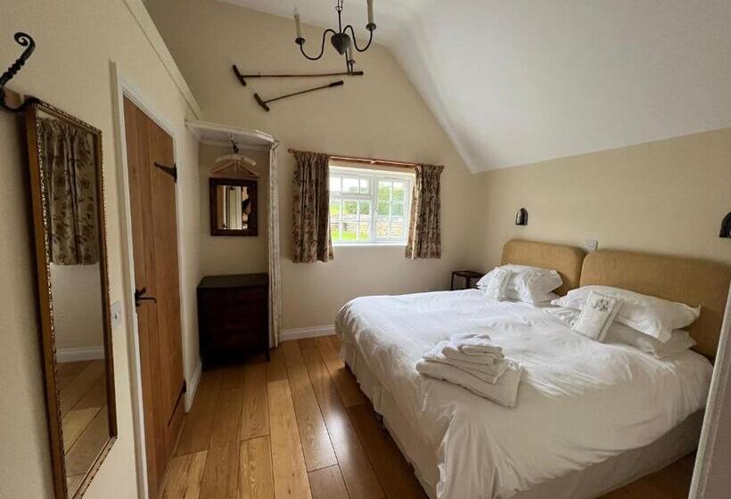 סוויטה דלוקס, Church Hill Farm