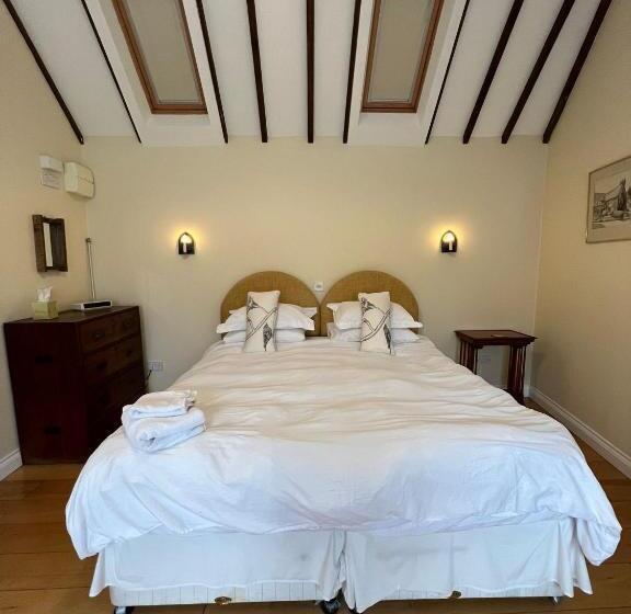 סוויטה דלוקס, Church Hill Farm