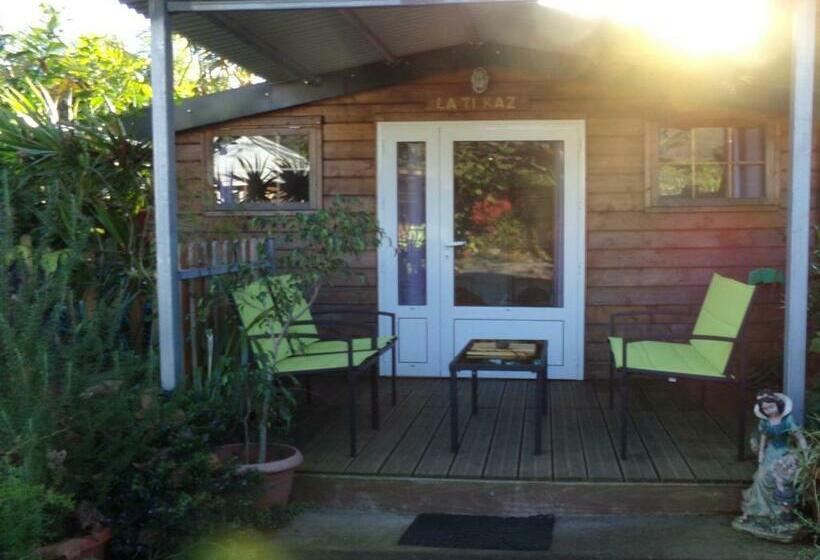 بانگلوی استاندارد, Les Aubepines