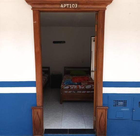 침실 3개 아파트, Internacional Jardín