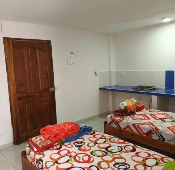 침실 3개 아파트, Internacional Jardín