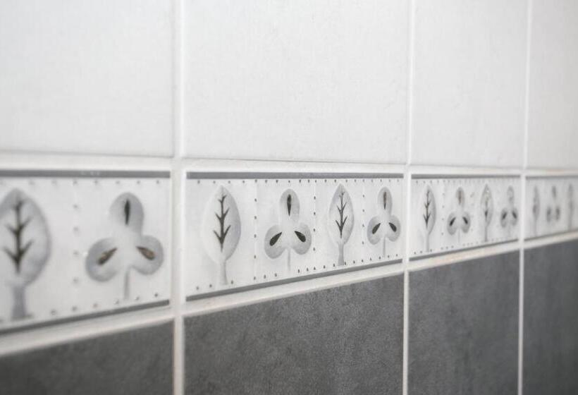 Семейный Номер, Li Salpa