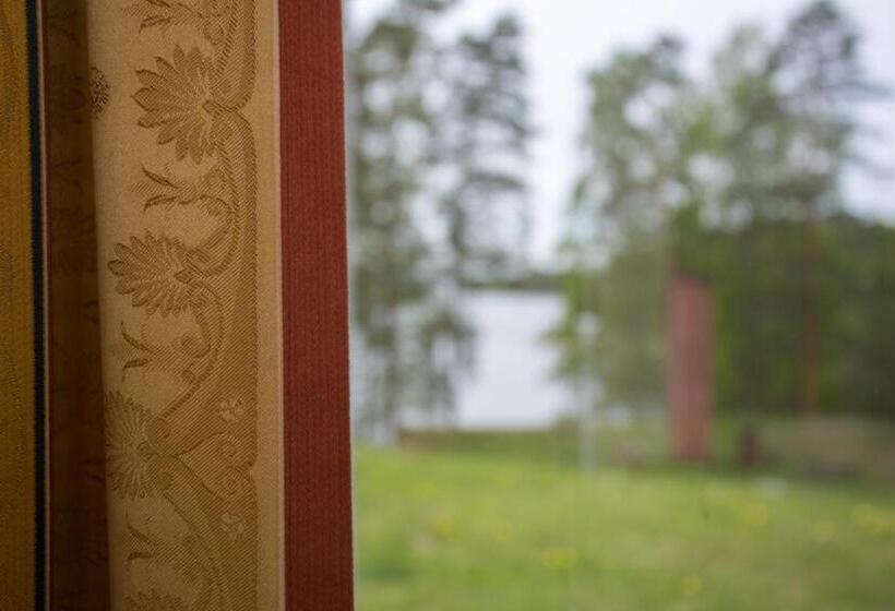 Номер Стандарт Вид на Озеро, Li Salpa