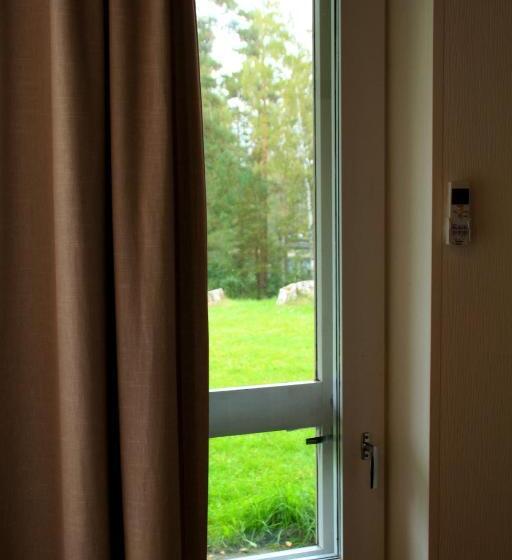 Номер Стандарт Вид на Озеро, Li Salpa