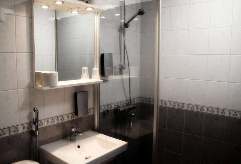 Семейный Номер, Li Salpa