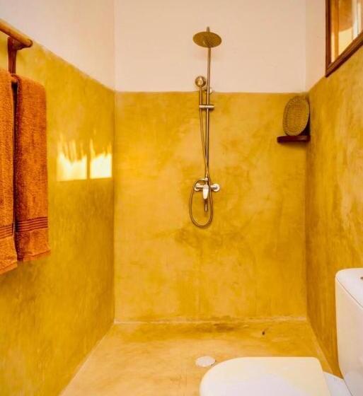 חדר דלוקס עם מרפסת נוף לים, Mnana Beach Bungalows