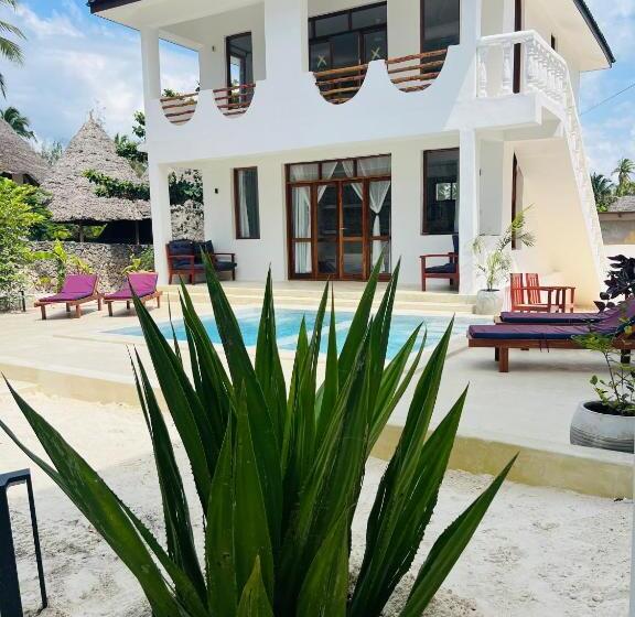 סוויטת ג'וניור עם בריכה, Mnana Beach Bungalows