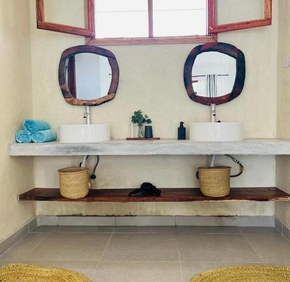 חדר דלוקס עם מרפסת, Mnana Beach Bungalows