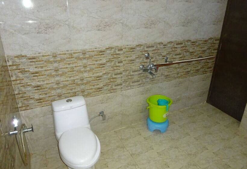 חדר דלוקס, Shri Hari Prem