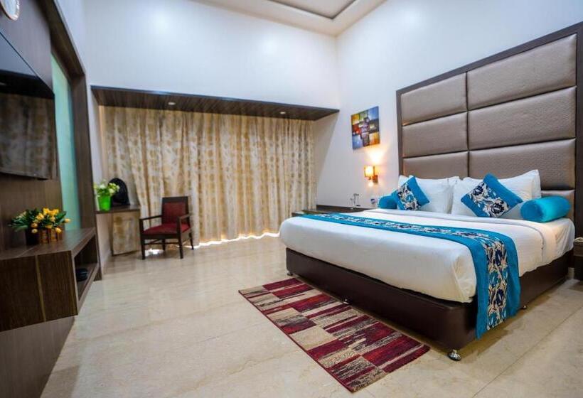 جناح جونيور, Tropical Retreat By Zuper