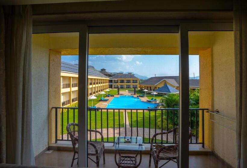 جناح جونيور, Tropical Retreat By Zuper