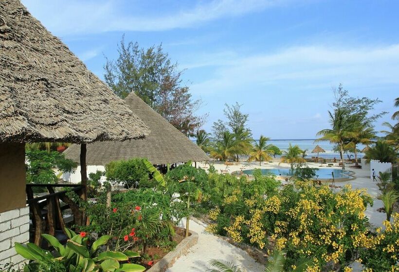スタンダードバンガロー, Ujamaa Beach Resort