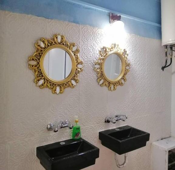 اتاق لوکس, Bunksurfing Hostel