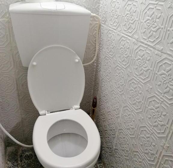 تختخواب در اتاق مشترک, Bunksurfing Hostel