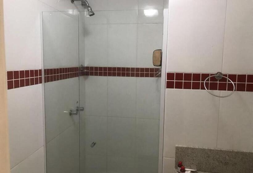 غرفة أساسية ثلاثية, Colatina Plaza