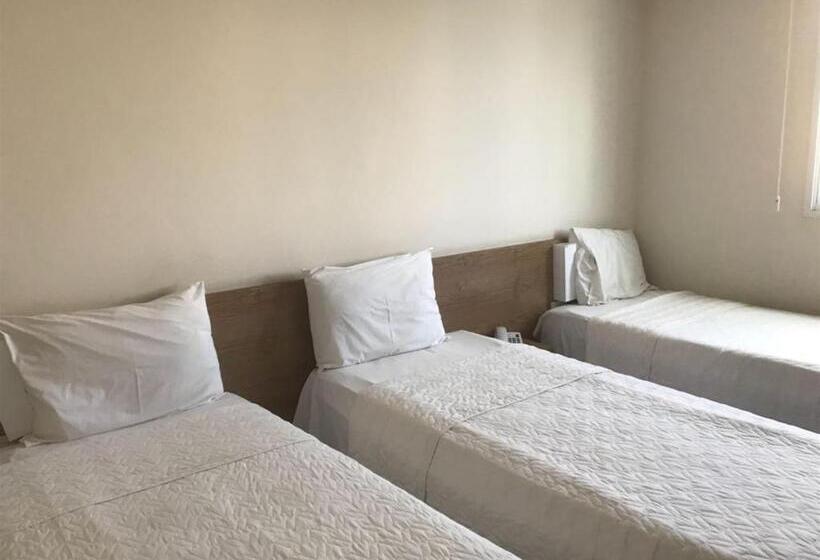 غرفة أساسية ثلاثية, Colatina Plaza