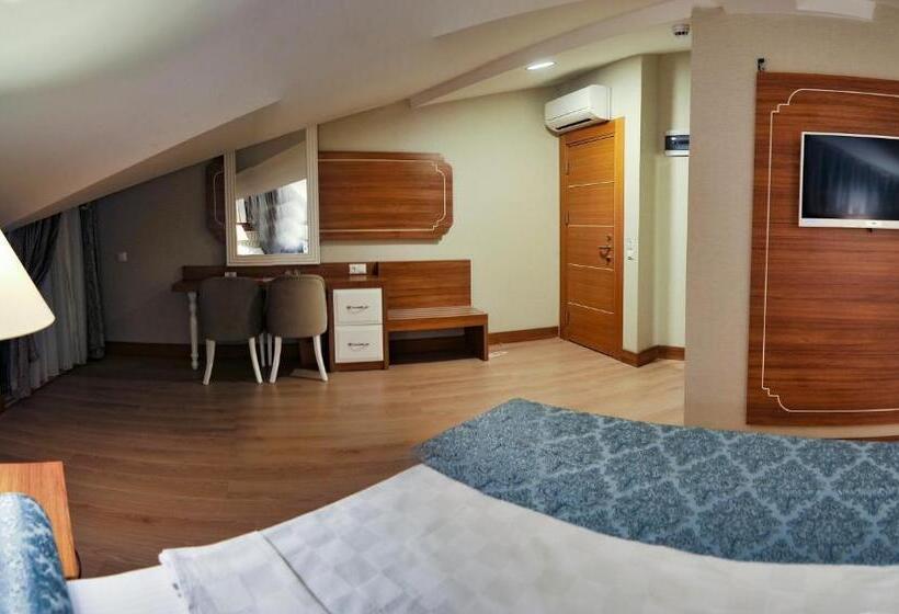 חדר משפחתי, Exelans