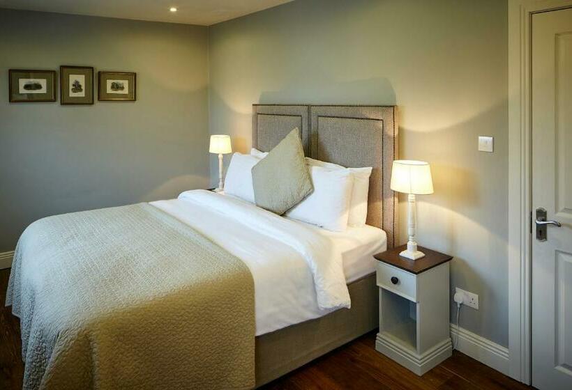 Номер Superior, Horse & Hound