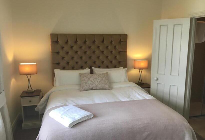 수피리어 룸, Horse & Hound