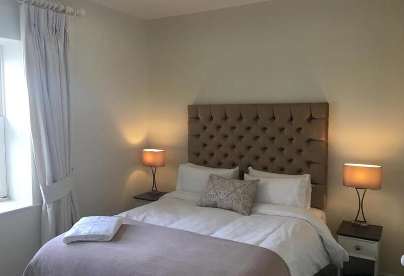 Номер Superior, Horse & Hound