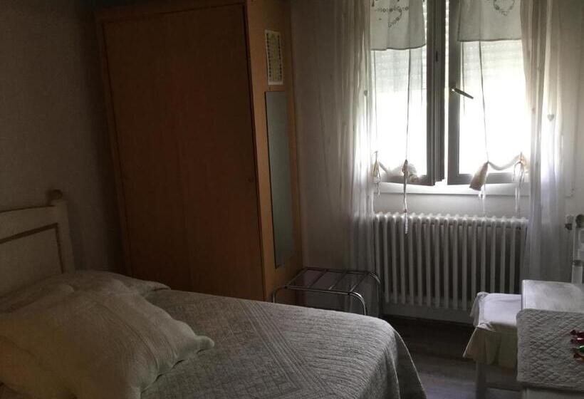 חדר סטנדרט חדר אמבטיה משותף, Le Méditérranée