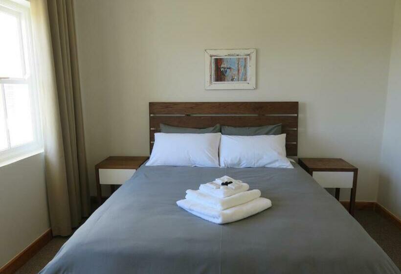 חדר דלוקס נוף לים, The Noble Ant