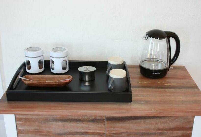 חדר סטנדרט נוף לים, The Noble Ant