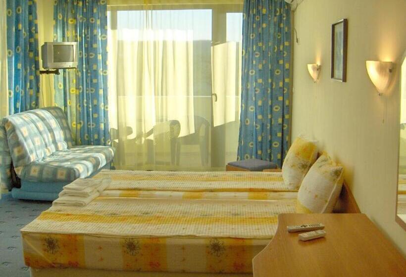 סוויטת ג'וניור עם מרפסת, Varvara