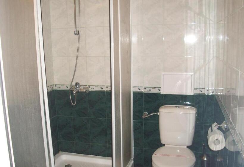 סוויטה נוף לים, Varvara