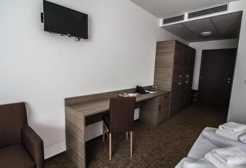 غرفة قياسية ثلاثية, Lifestyle Hotel Leithana