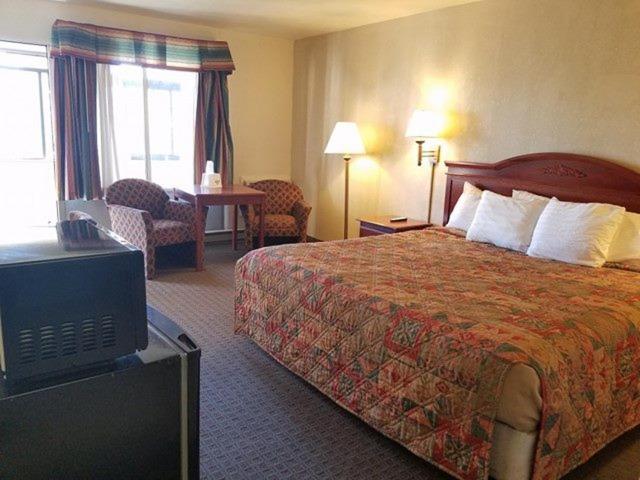 غرفة قياسية سرير كينج, Attleboro Motor Inn