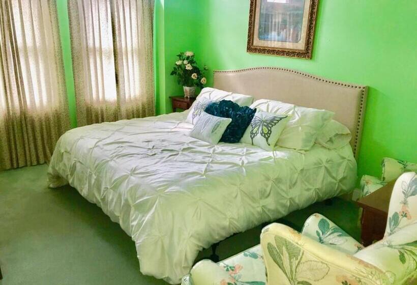 Люкс Deluxe Кровать Кинг, Rabbit Creek Bed & Breakfast