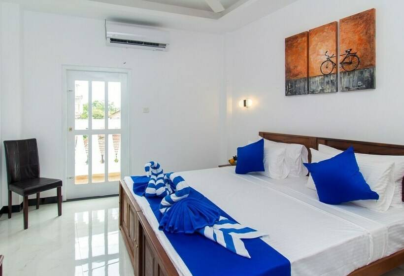 デラックスルーム, Indaura