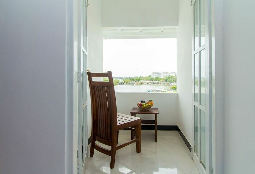 デラックスルーム, Indaura