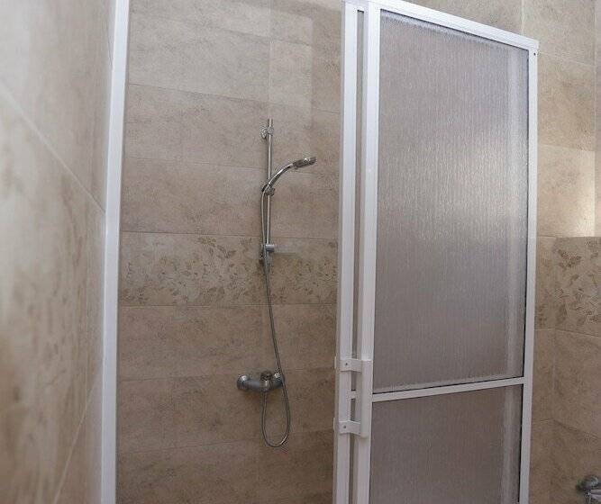 デラックスルーム, Indaura