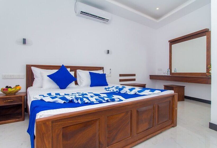 デラックスルーム, Indaura