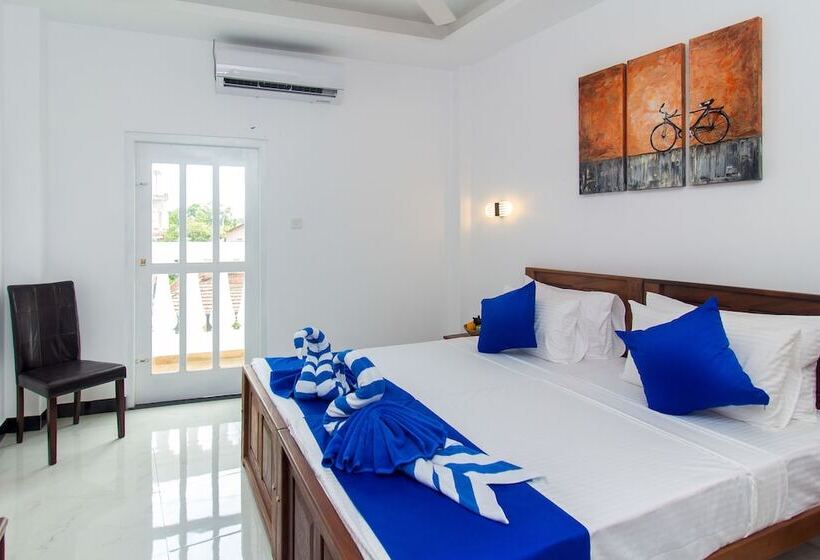 デラックスルーム, Indaura