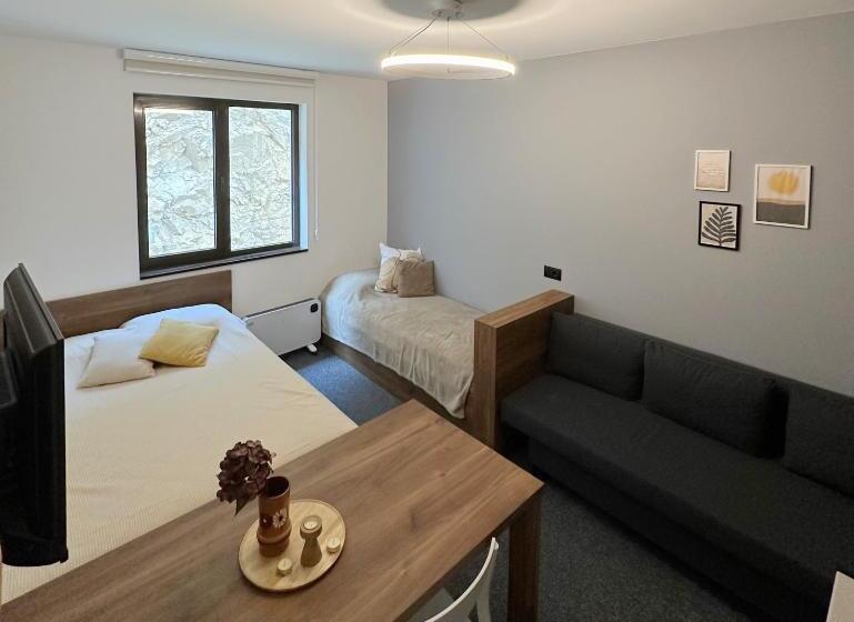 استودیوی استاندارد, Apartman Kod Gondole Vila Bela Reka