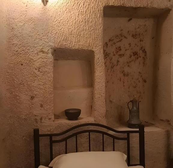 اتاق استاندارد یک نفره, Mustafa Bey Konağı