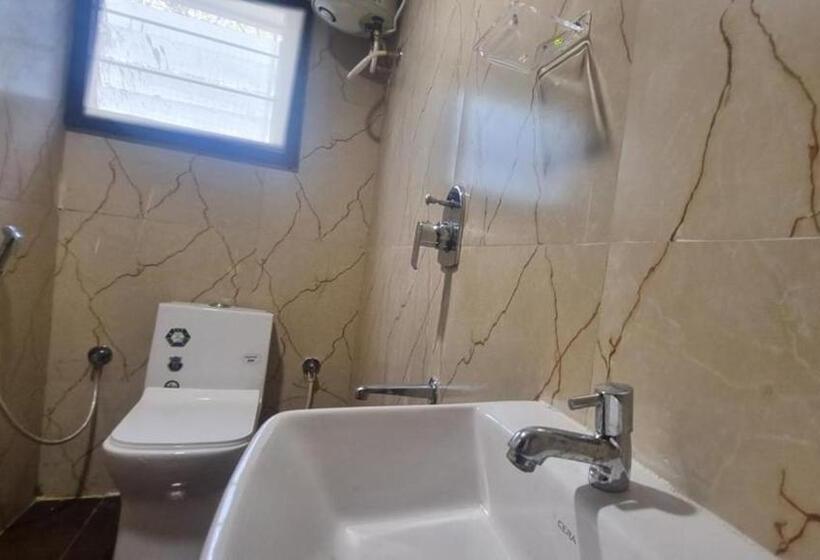 디럭스 룸, Padma Vista Nellore Near Bus Stop