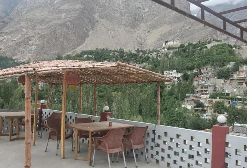اتاق لوکس, Ultar House
