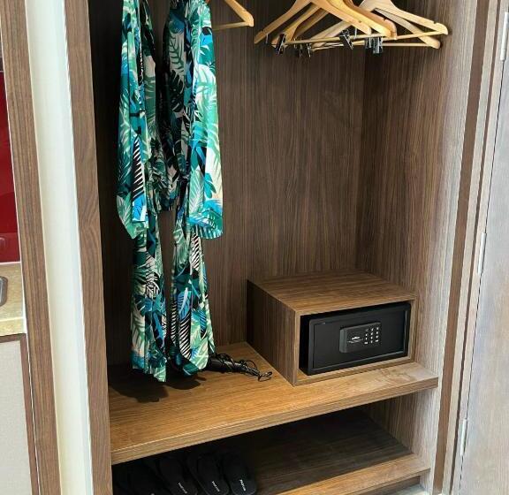 آپارتمان 1 خوابه با چشم‌انداز دریا, Lacondotel