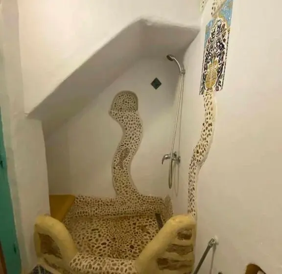 スタンダード４人部屋, Chambre A Medenine