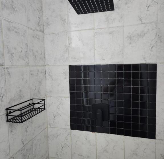 חדר דלוקס, Guestrest