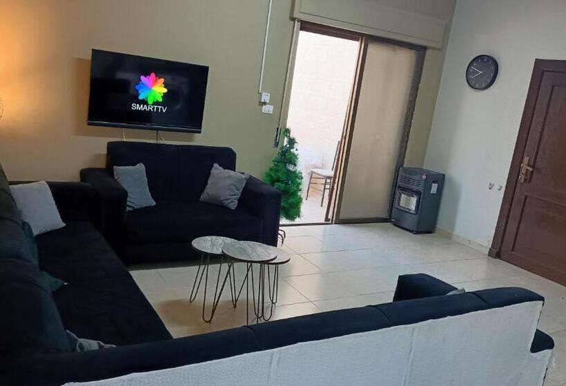 Appartement met 1 Slaapkamer met Terras, مرج الحمام