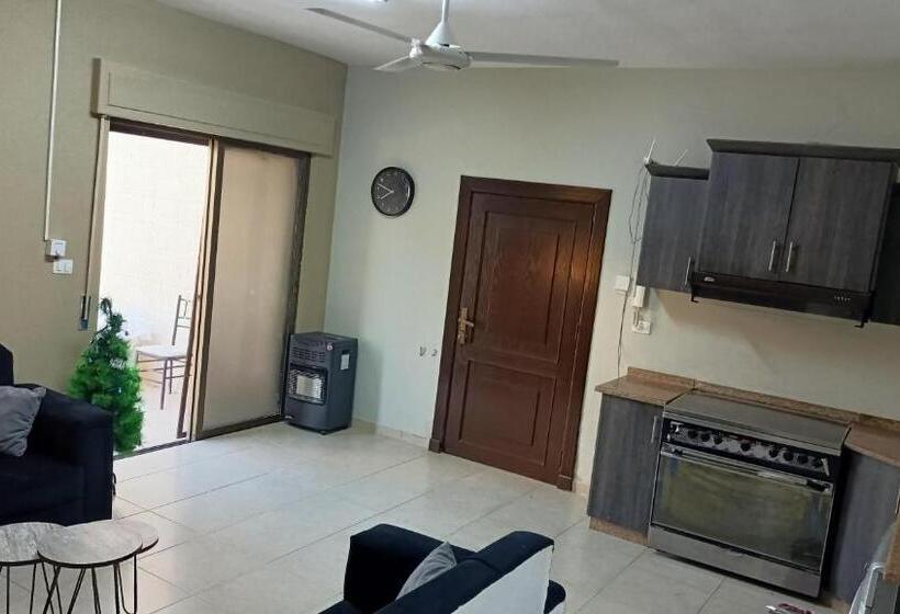 Appartement met 1 Slaapkamer met Terras, مرج الحمام