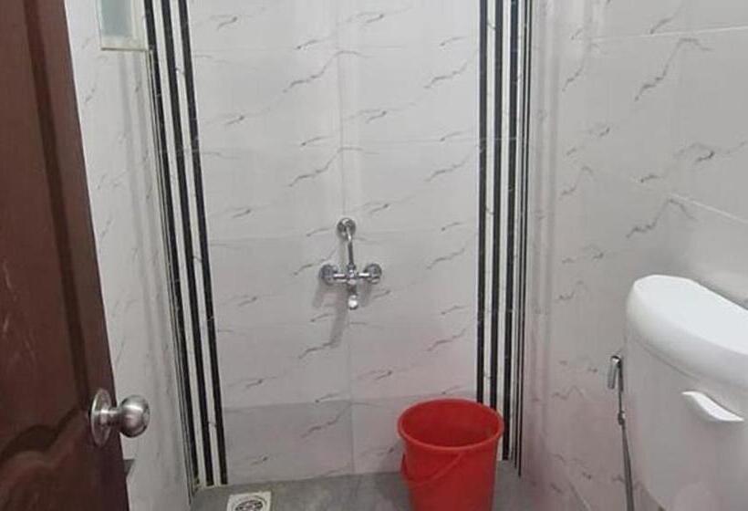 اتاق لوکس, Fabhotel En Suite   Nr Paras Hospital