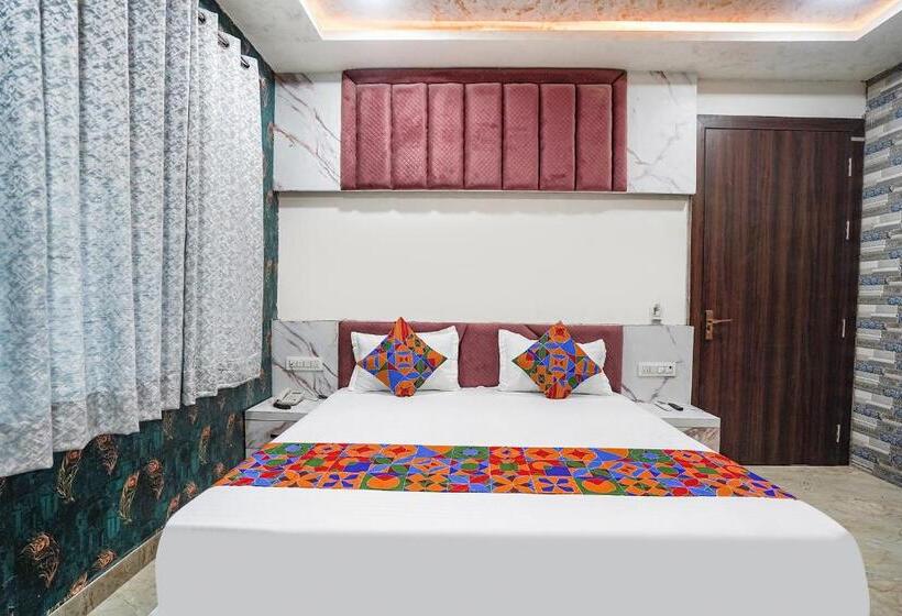 Quarto Deluxe, Fabhotel Shree Priya Pritam Dham