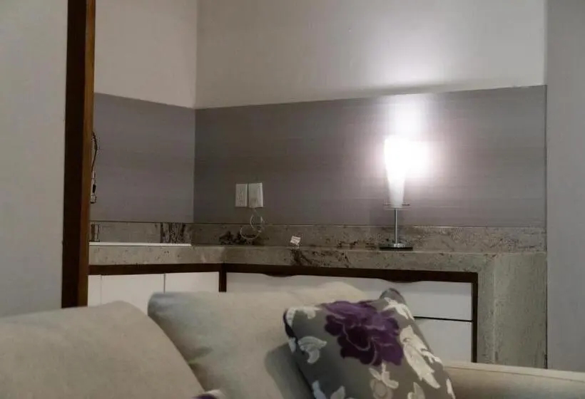 اتاق استاندارد سه نفره, Infinity Suites Habitación Triple 105
