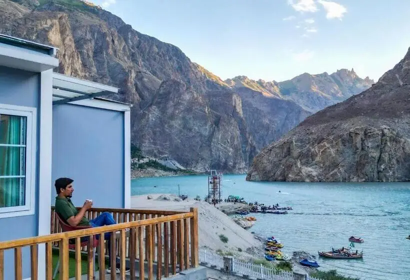 Suite with lake view, The Consorts Hotels & Resorts Hunza Attabad Lake